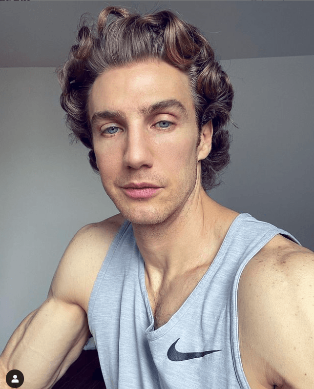 Ambos darán vida a una pareja gay que quiere tener un hijo por medio de un vientre subrogado.