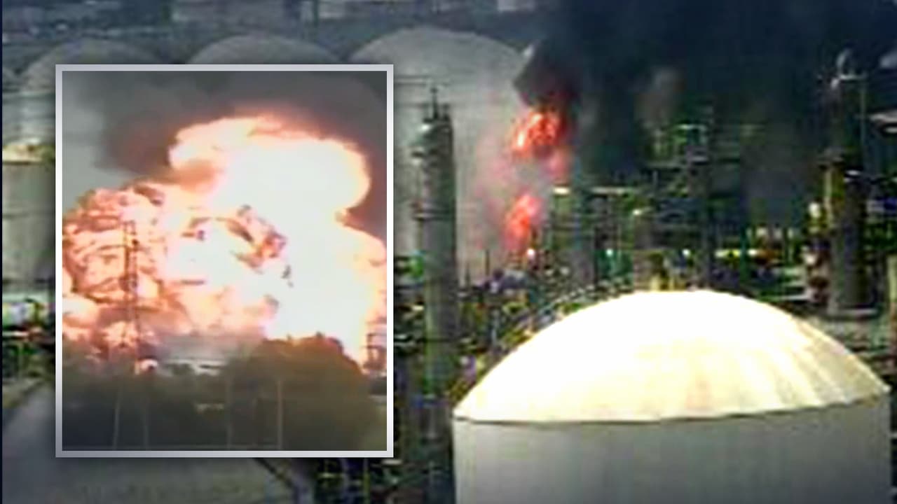 "Todavía es una escena activa": Lo que se sabe de la explosión de una refinería de INEOS en Pasadena 