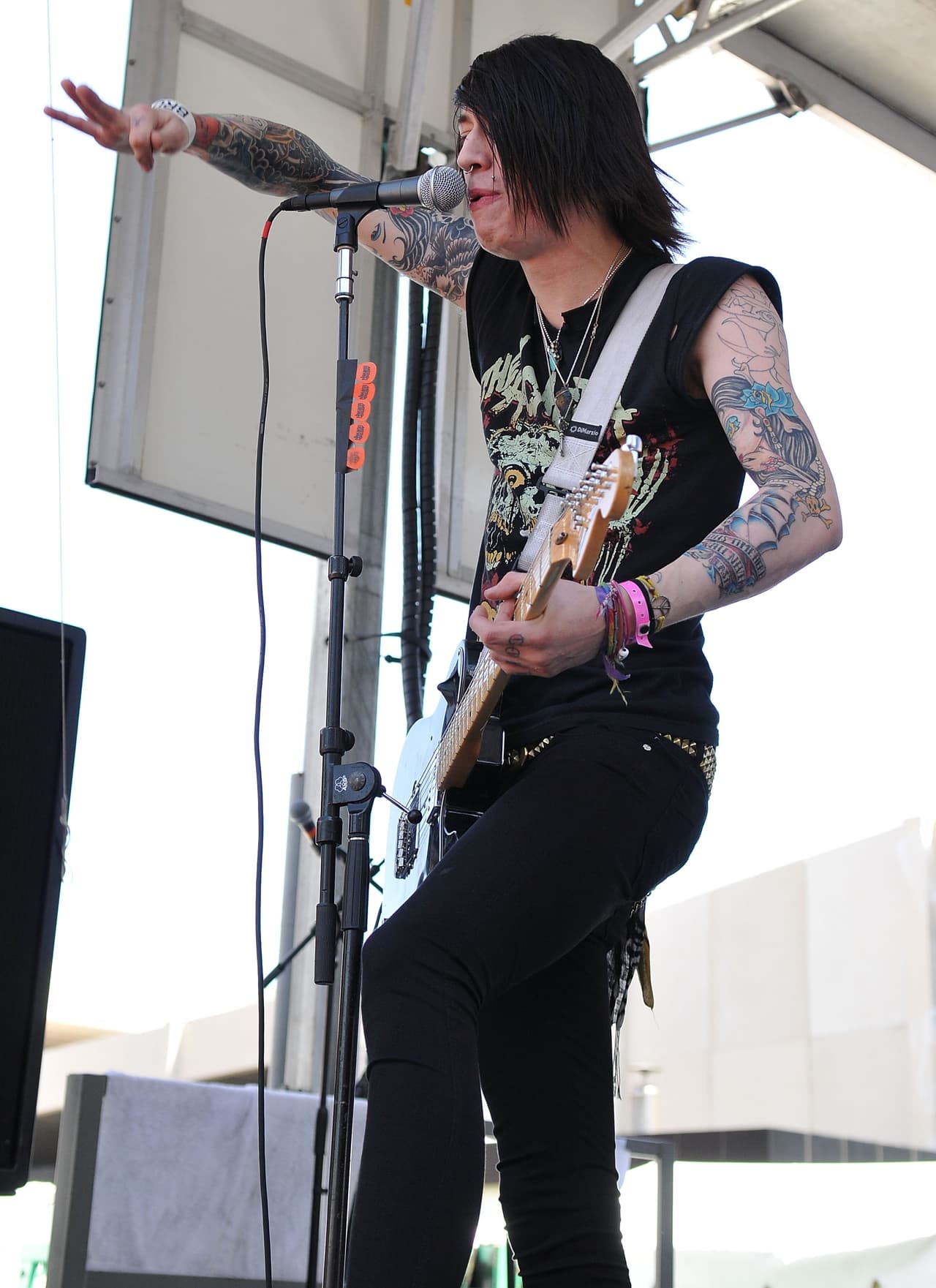 A principios de 2009, Lovato tuvo una corta relación con
<b>Trace Cyrus, hermano de Miley Cyrus, </b>pero ambos estaban tan ocupados que no tuvieron el tiempo para formalizar como pareja.