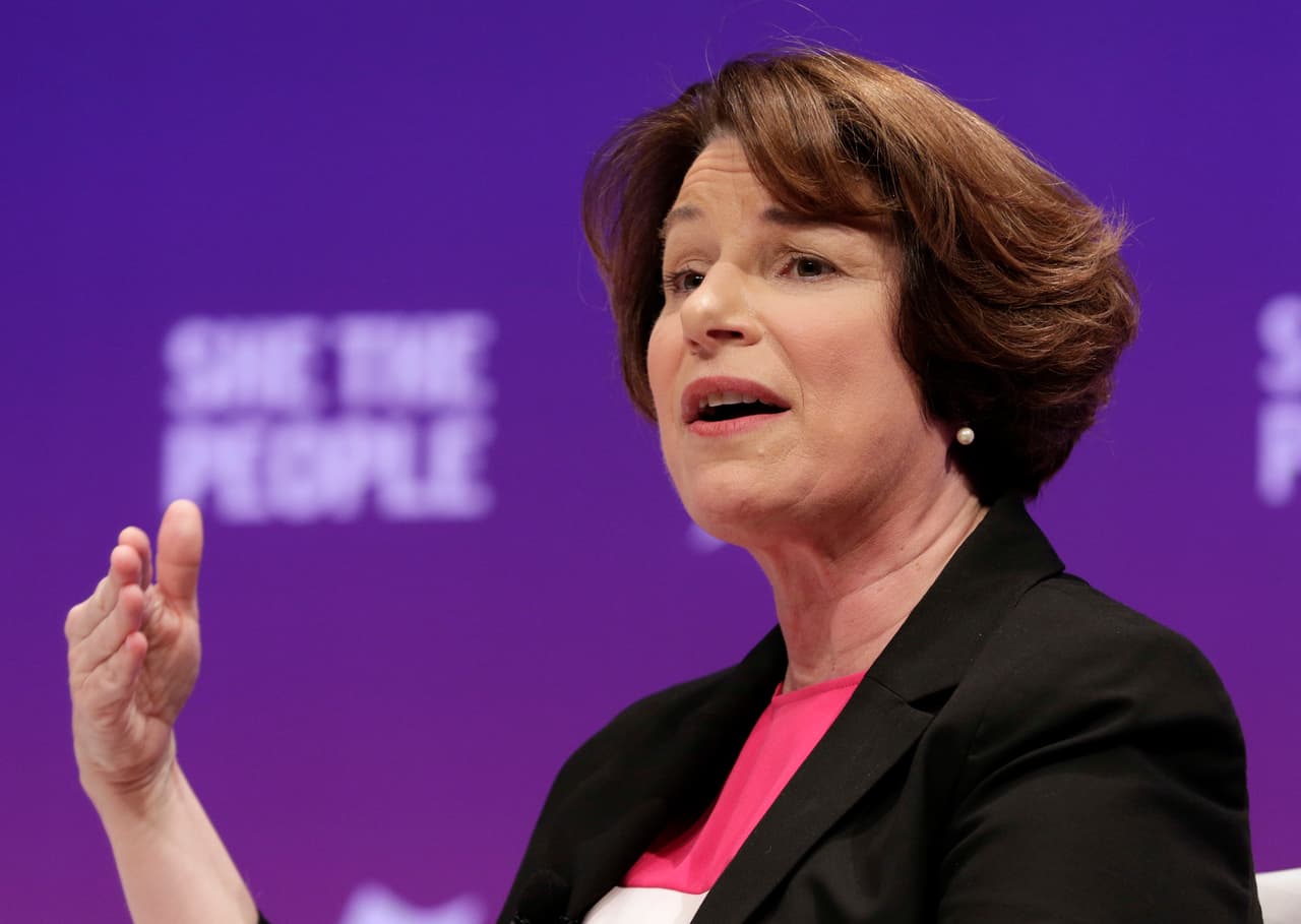 “Conseguiré una reforma integral de inmigración en mi primer año como presidente. Ha pasado mucho tiempo y no podemos esperar. Necesitamos cambios en la legislación que incluyan un camino a la ciudadanía”: Amy Klobuchar, Senadora por Minnesota.