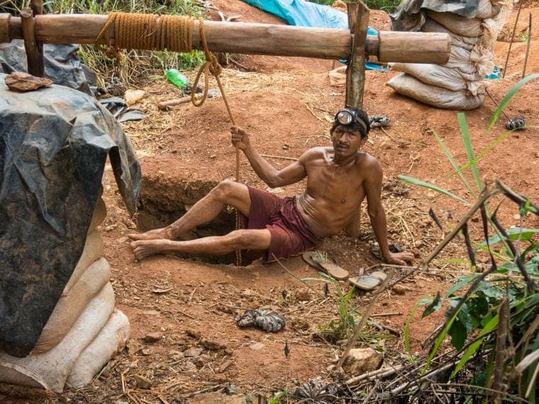 La lucha por el oro de militares, guerrillas y criminales: el polvorín que complica una transición pacífica en el sur de Venezuela