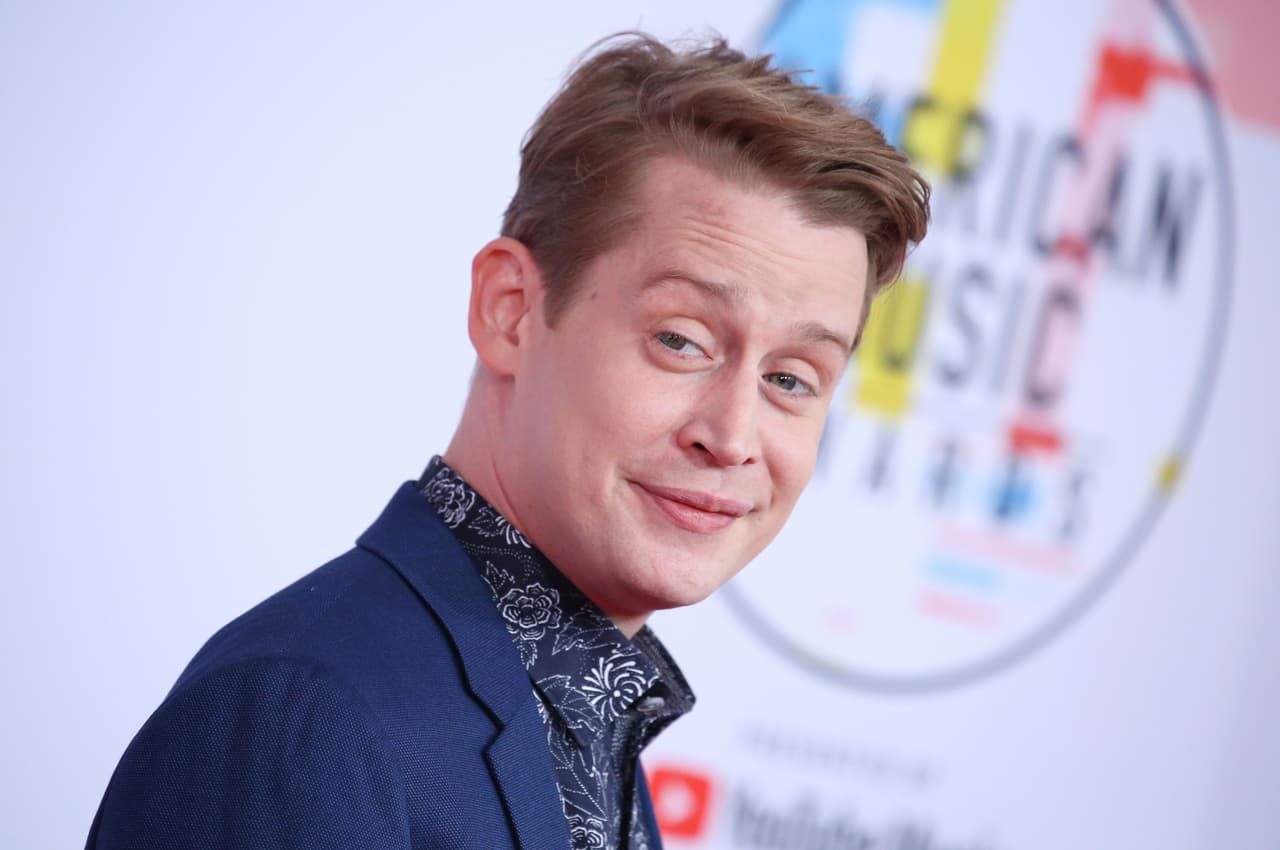 En 2022, Macaulay también actuó en dos episodios de la seri ‘The Righteous Gemstones’ y el 26 de agosto de este año cumplió 42 años de edad.