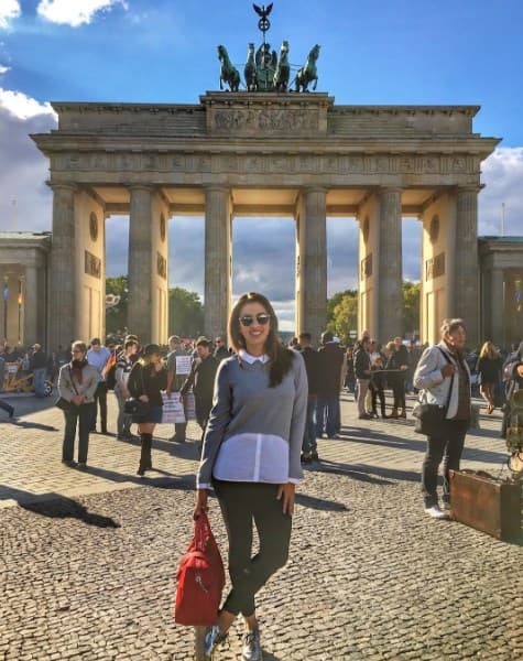 La Puerta de Brandeburgo es una antigua puerta de entrada a Berlín y uno de los principales símbolos de Alemania.