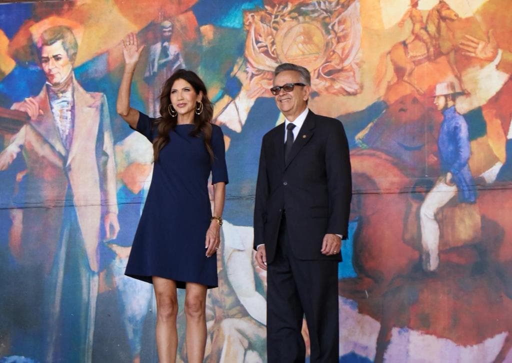 Honduras recibe a Kristi Noem en Casa Presidencial para diálogo de seguridad
