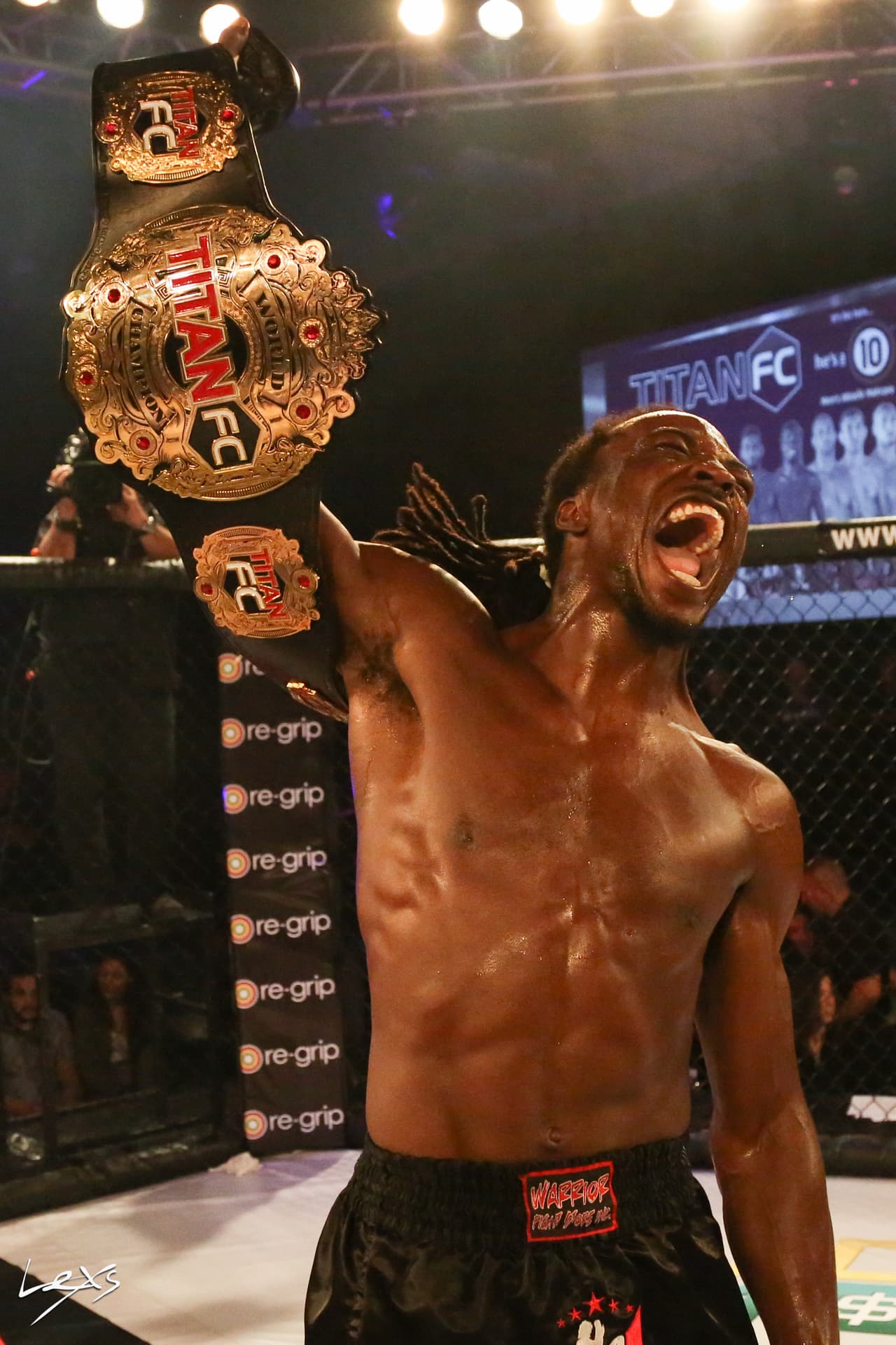 A sus 25 años, el jamaicano de Boca Raton (Florida) Jason Jackson is el nuevo campeon de peso welter.