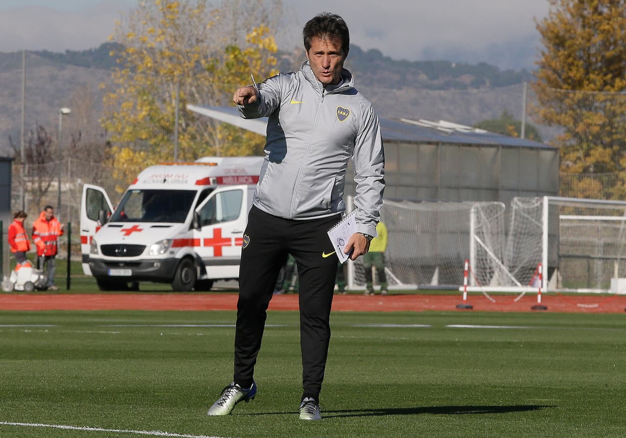 Los dirigidos de Guillermo Barrios Schelotto realizaron una hora y media de práctica, que generó una gran expectación mediática.