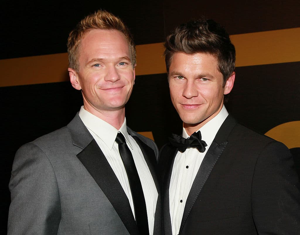<b>#9 Neil Patrick Harris y David Burtka </b>
<br>El actor de ‘How I met your mother’ y su esposo contrajeron nupcias en 2014 y han logrado mantenerse fuertes y juntos gracias a la terapia de pareja.