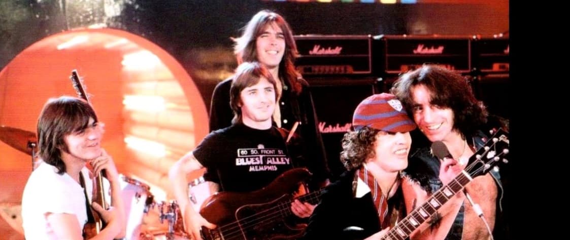 George, el hermano mayor de Malcolm, fundó los 'Easybeats'
<b> </b>al poco tiempo de llegar a Australia. Tras gozar de muchos éxitos, la banda se desintegró para después formar AC/DC.