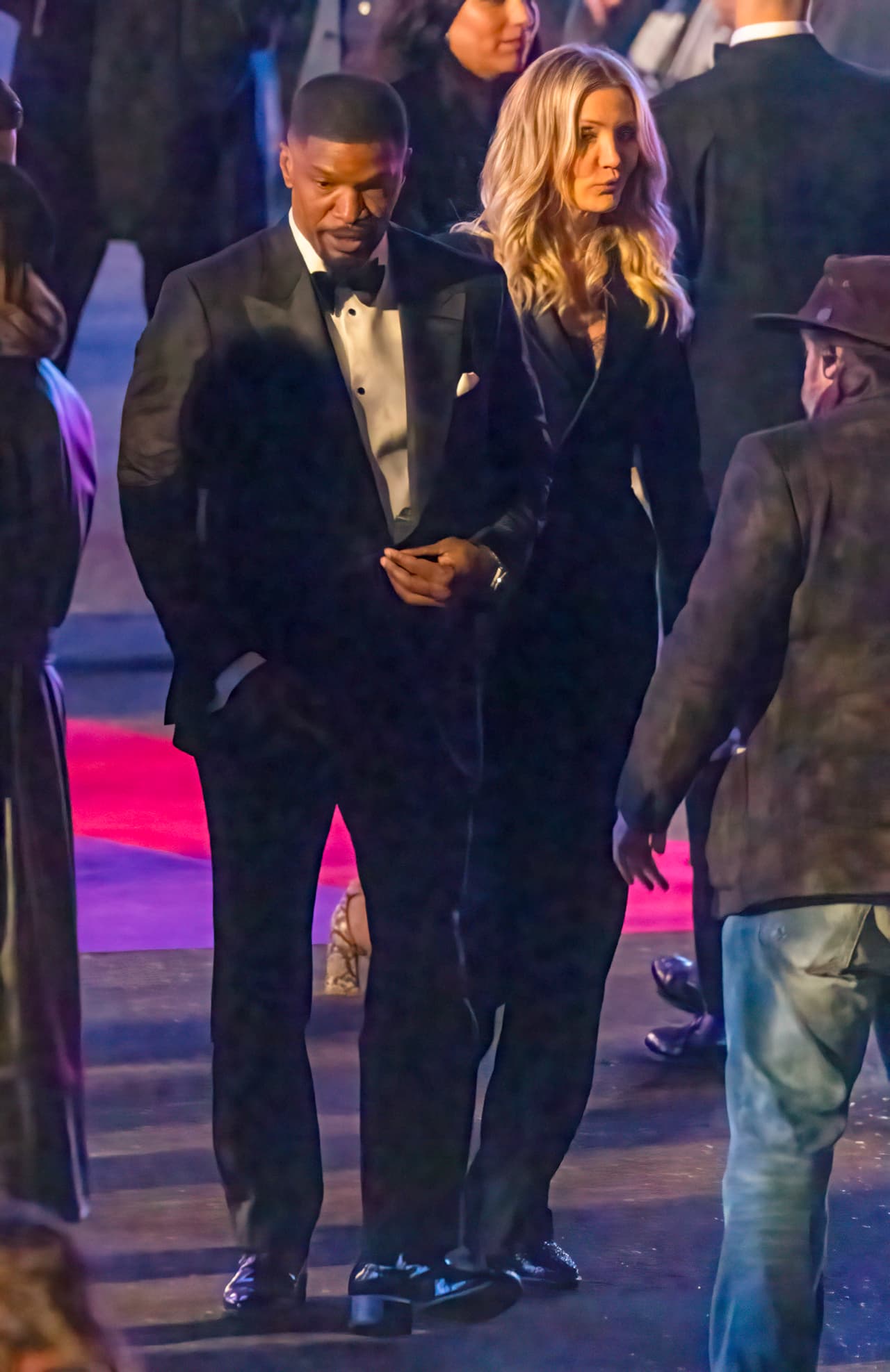 Justo un mes antes, trascendió que él tuvo un “colapso” en el ‘set’, y despidió a un productor ejecutivo, dos directores y a su conductor personal. 
<br>