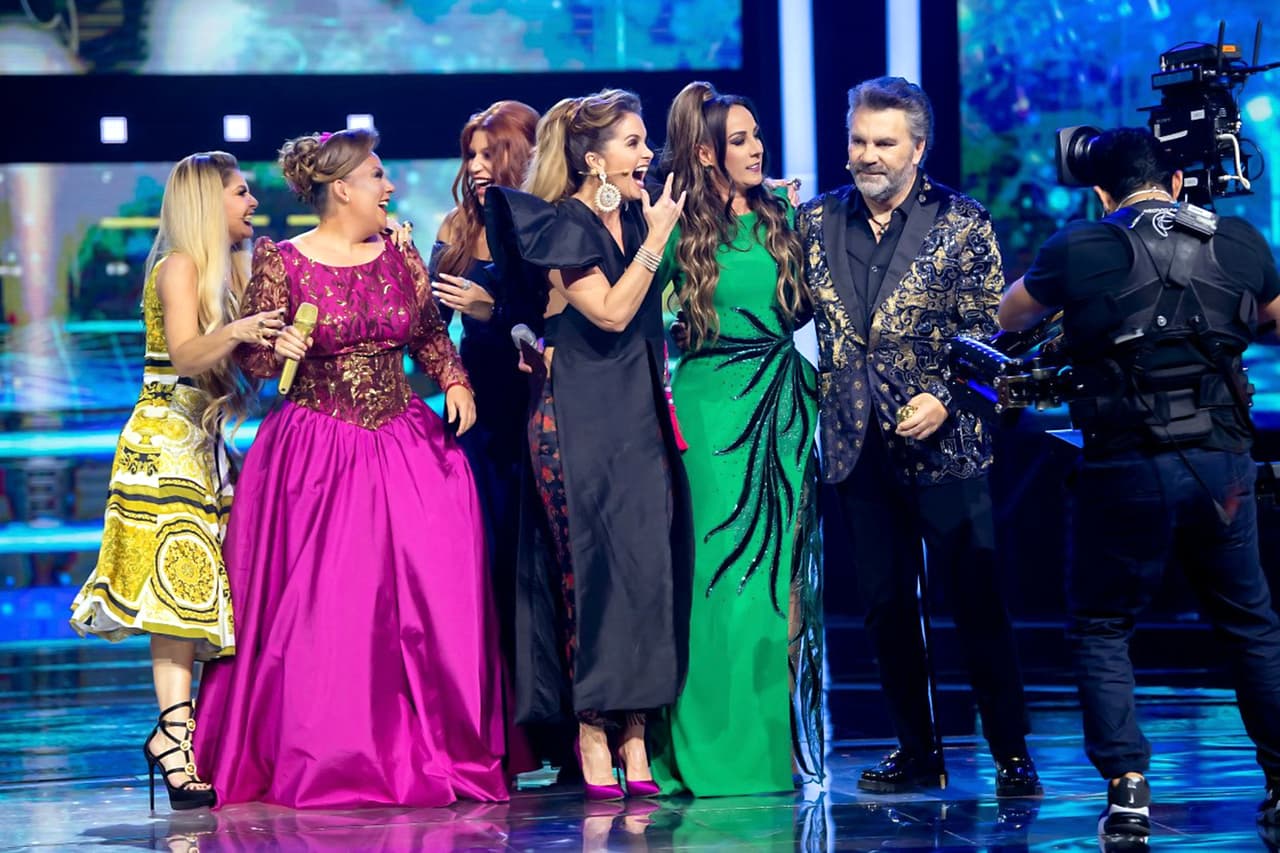 Pero esta cordialidad se vio interrumpida por Itatí Cantoral en la emisión de 'El retador' del domingo 5 de septiembre. Ahí, se presentó una cápsula en la que la actriz confesó que se siente atraída por el ex de Lucero. 
<br>