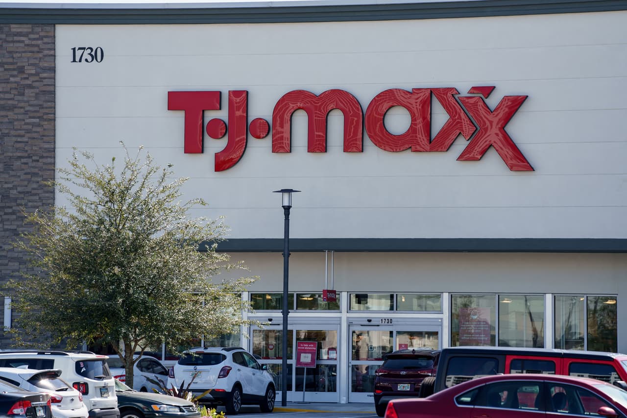 <b>TJX Companies | </b>Las tiendas T.J. Maxx, Marshalls, HomeGoods, Sierra y HomeSense estarán cerradas el día de Acción de Gracias. La mayoría reabrirá a las 7:00 de la mañana del viernes.