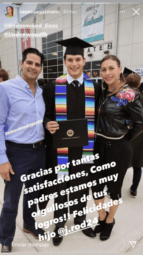 Vanessa Guzmán y el padre de su hijo, el actor Eduardo Rodríguez, no se perdieron este momento importante en la vida de José Eduardo y estuvieron
<b> <a href="https://www.univision.com/famosos/hijo-de-vanessa-guzman-eduardo-rodriguez-graduacion-fotos">presentes en la ceremonia de graduación</a>. </b>