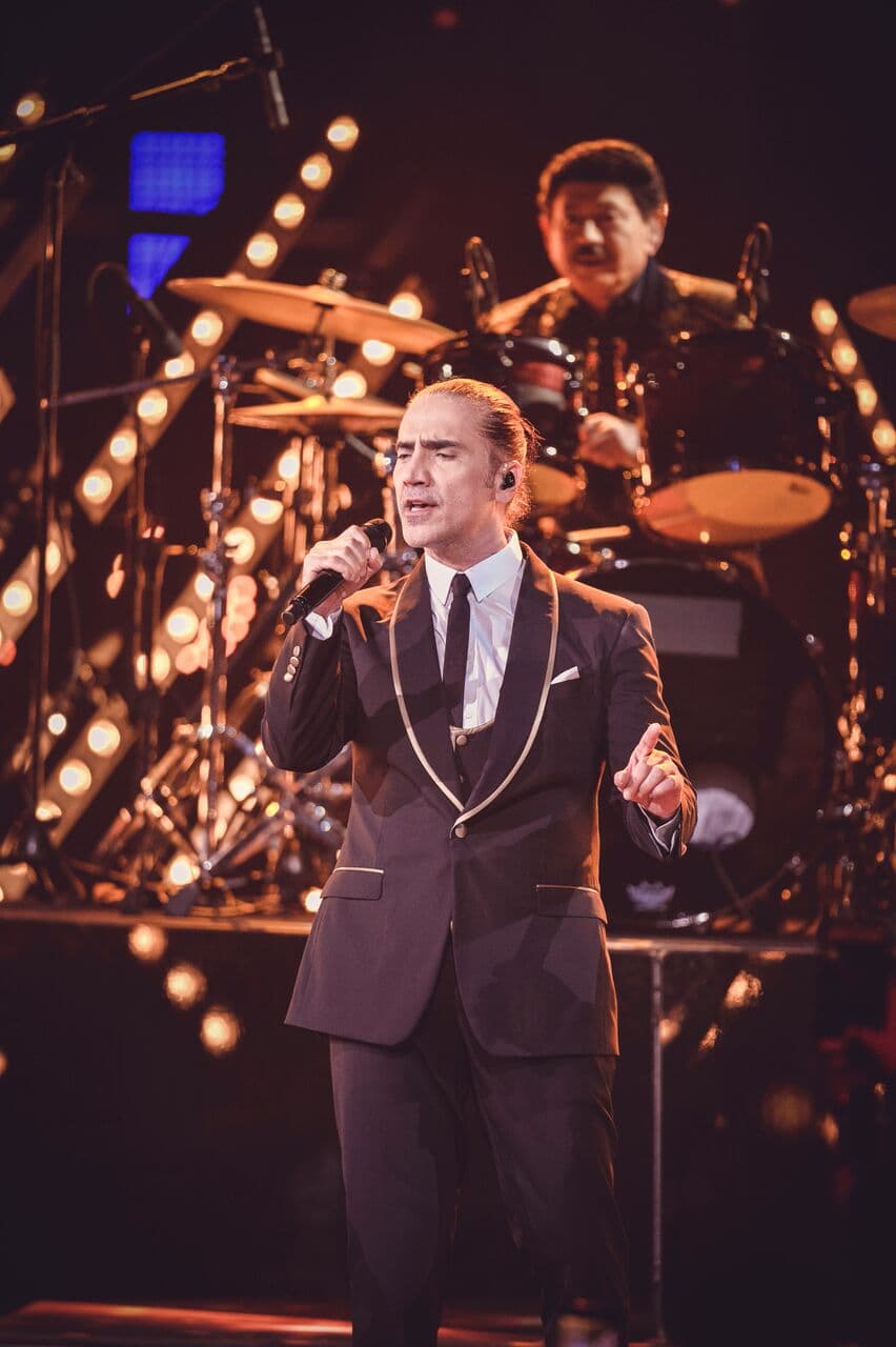 <b><a href="https://www.univision.com/musica/en-shock-j-balvin-y-bad-bunny-comparten-escenario-con-daddy-yankee-y-no-lo-superan-video">Alejandro Fernández </a></b>en una honesta respuesta a la invitación de Los Tigres del Norte, propuso el hashtag #quesearme.