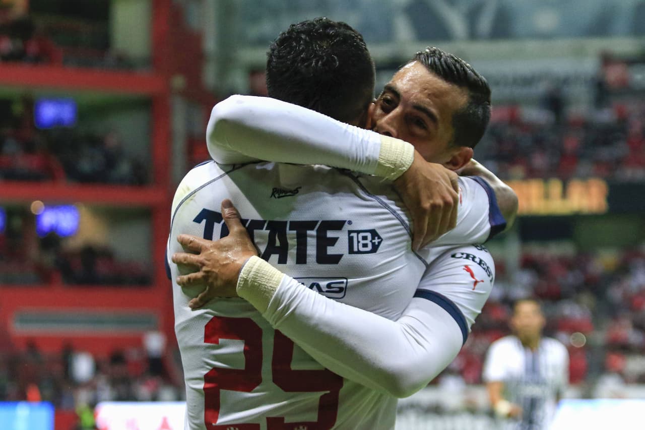 Pero el descuento de Rodrigo Aguirre al minuto 71 emparejaría el encuentro para el 1-1 definitivo que mantiene al Toluca en la cima del torneo con 21 puntos y a Rayados con el subliderato con uno menos.