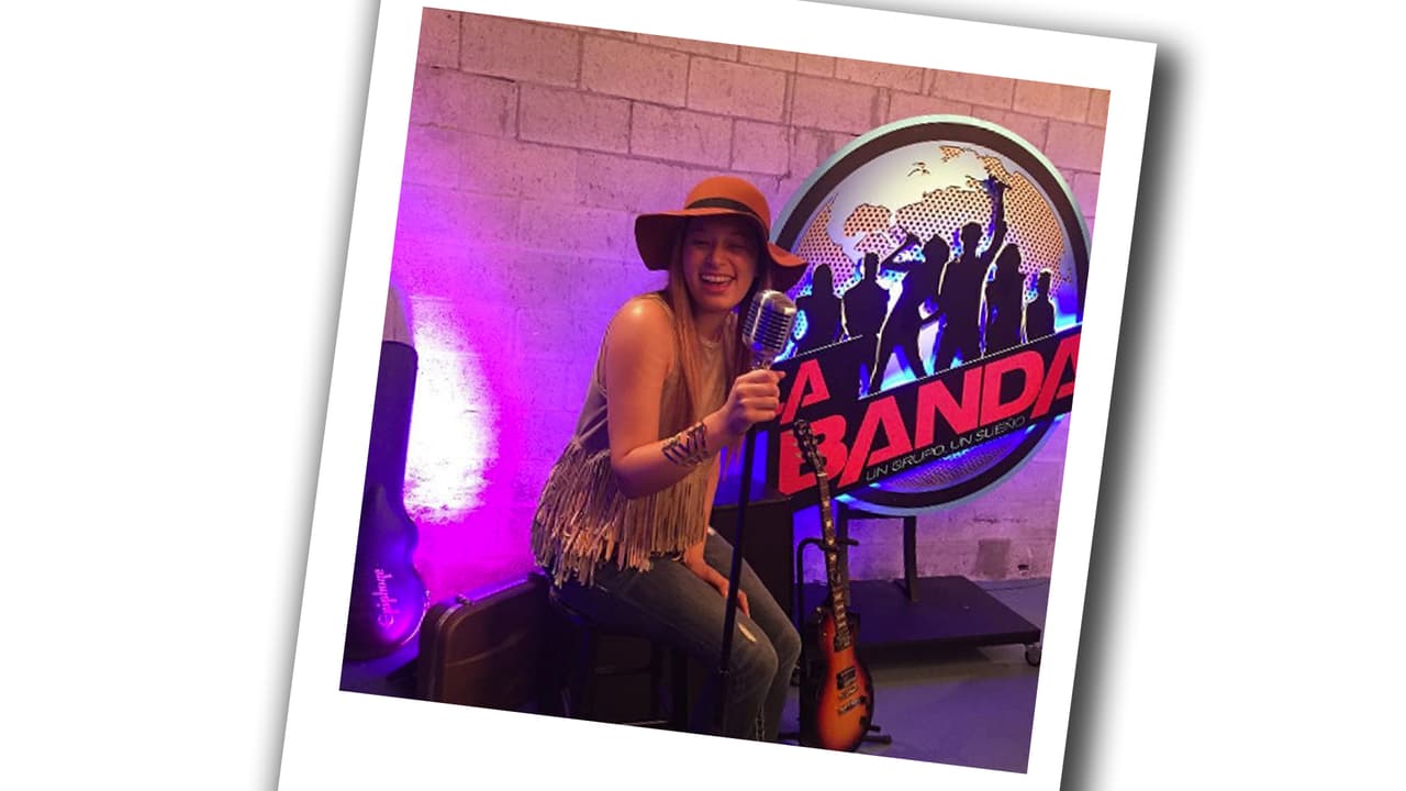 Nikki nos enamoró con su sonrisa.