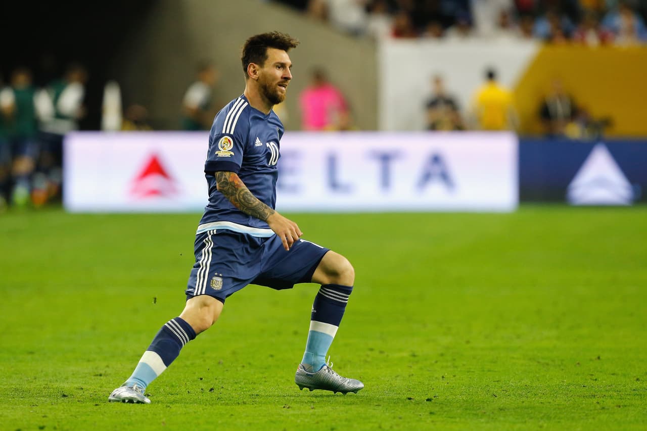 Y es que Messi tiene un contrato con una marca de rastrillos y ésta se podría ver afectada con el nuevo look del futbolista.