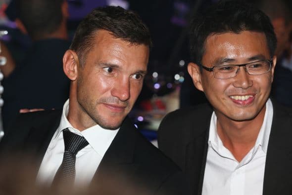 Andriy Shevchenko fue figura de Ucrania y en equipos como el Milán o el Chelsea, pero en la política no brilló de igual manera al presentarse como número dos en la lista del partido Arriba Ucrania en el 2008, consiguiendo en las urnas solamente el 1.7 por ciento de los votos.