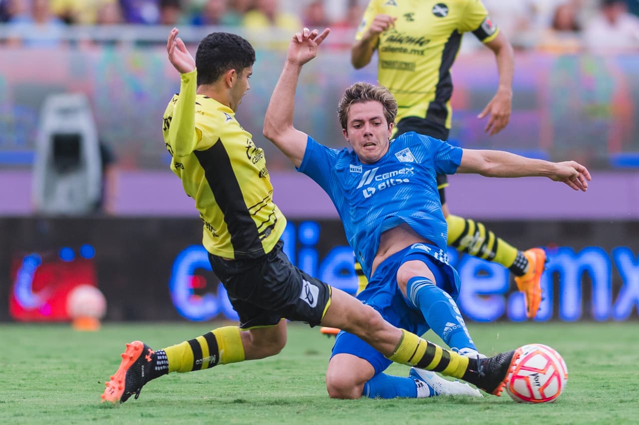 Tigres lograron su primer triunfo de la temporada tras imponerse a Mazatlán que no aprovechó que el rival sufrió la expulsión de Córdova.