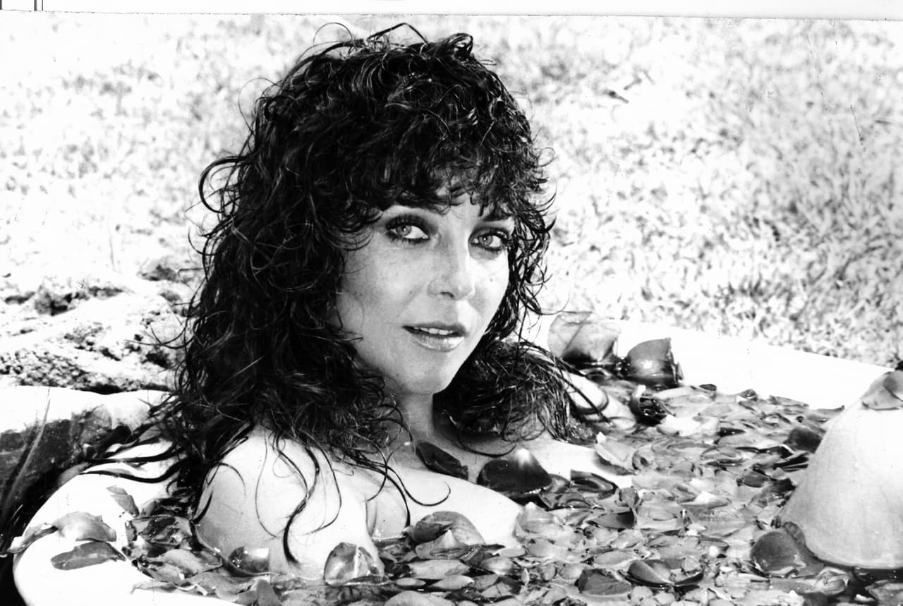 Vaya que su rival en pantalla de aquella época, Verónica castro, le dio batalla con sus 10 estelares en algunos de las telenovelas más exitosas, desde que protagonizara en 1989 la famosa telenovela 'Los ricos también lloran'.