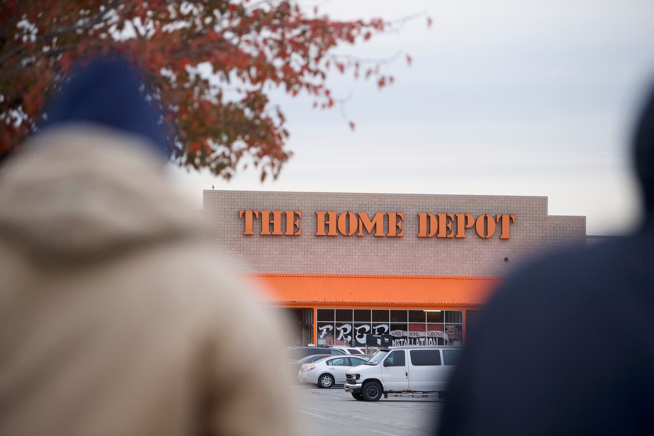 <b>PASSIAC, NJ</b>
<br>La ciudad padece problemas con las drogas, la violencia y falta de educación sexual. Una tercera parte de la población vive en la pobreza.