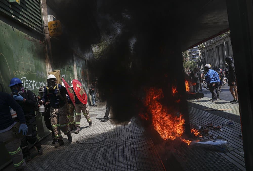 Diversos connatos de violencia se generaron en Santiago a raíz de la manifestación.