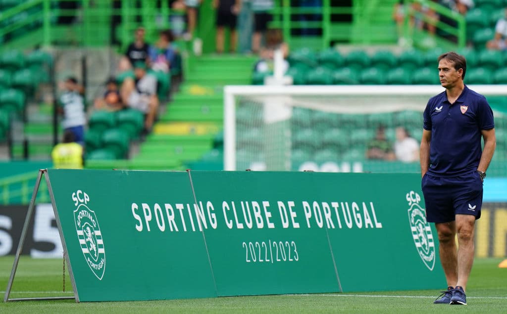 Jesús ‘Tecatito’ Corona marcó el único gol de Sevilla en el empate 1-1 ante el Sporting de Lisboa en un partido disputado en el Estadio José Alvalade de Portugal. Luego, en los penales, el club andaluz que se quedó con el Trofeo Cinco Violines.
<br>