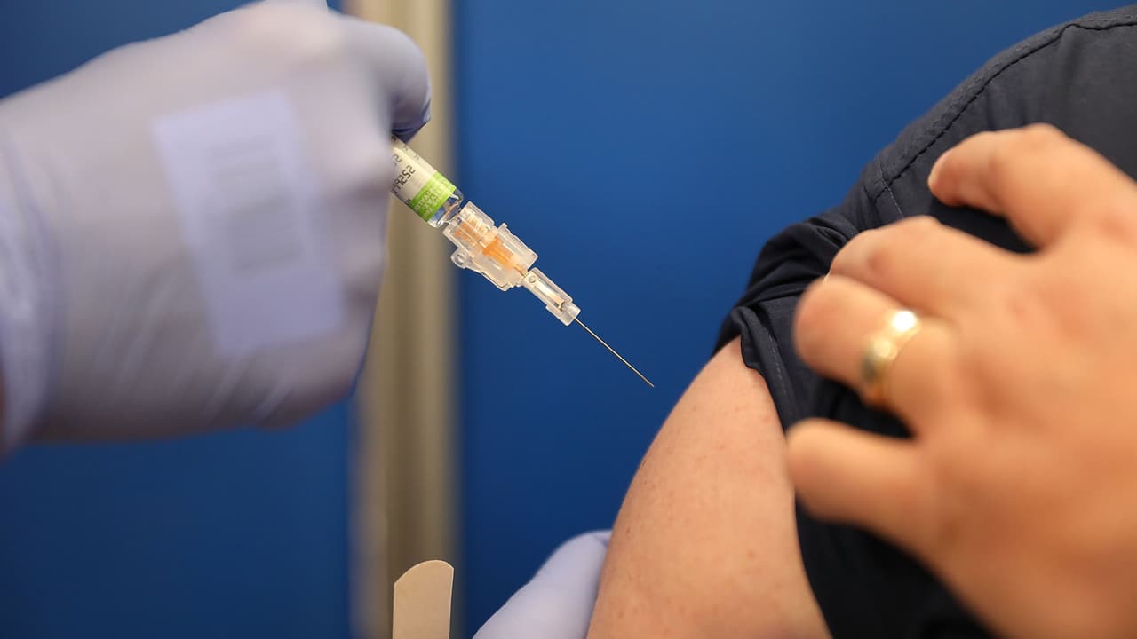 Vacunar a los niños previene enfermedades que podrían desencadenar en la muerte