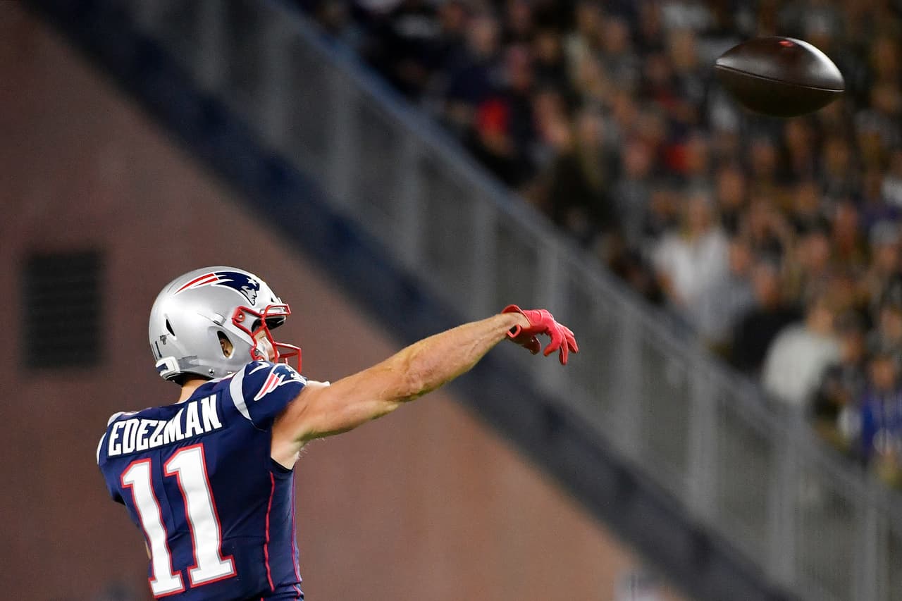 Julian Edelman #11 conectó un pase con James White en el primer cuarto.