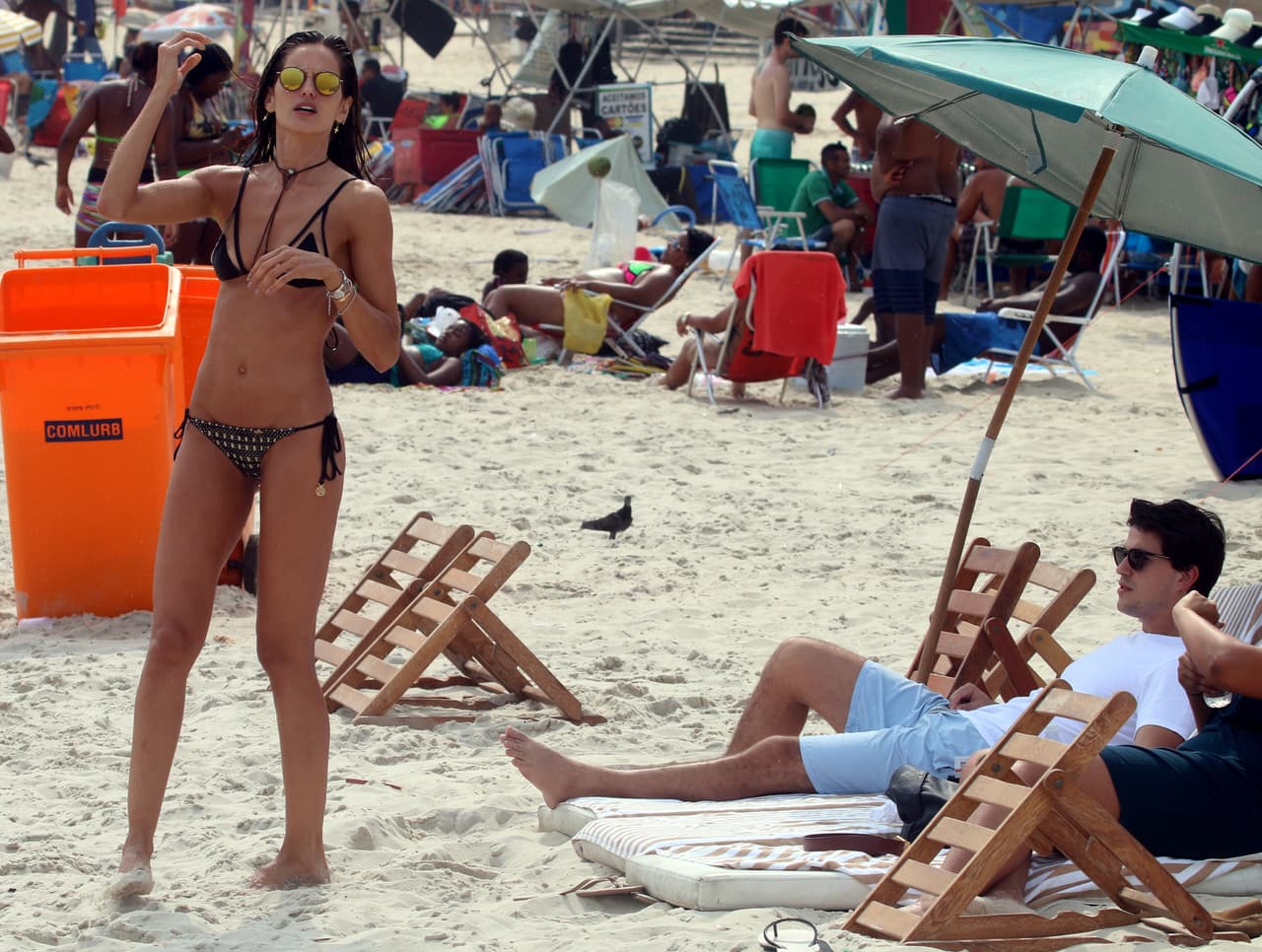 ¡Qué calor! Izabel Goulart paralizó las playas de Río de Janeiro.