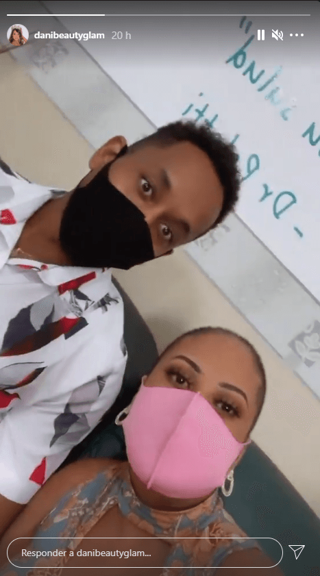 Mientras que en su última historia de Instagram se dejó ver junto a su gran amor.