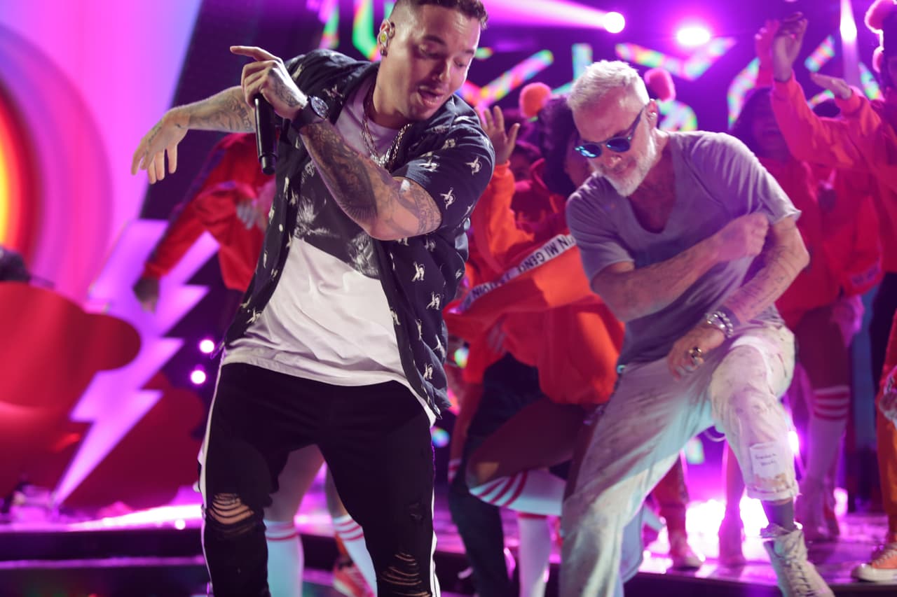 Los famosos salieron a cenar un día antes de la presentación de J Balvin en Milán, Italia.