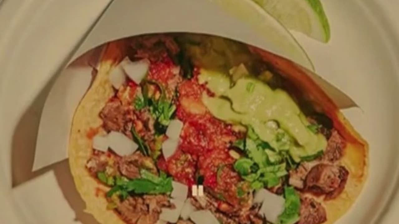Le puso mucha salsa a sus tacos: Turista alemán demanda a famosa taquería en NY por picantes ingredientes