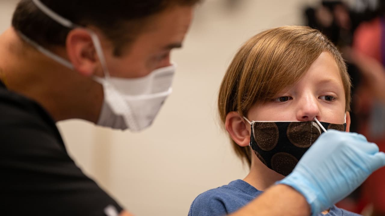 ¿Es covid-19 o un resfriado común? Una pediatra explica cómo diferenciar los síntomas