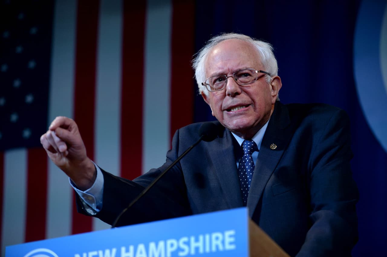 Precandidato Sanders es sometido a una cirugía para reparar una hernia