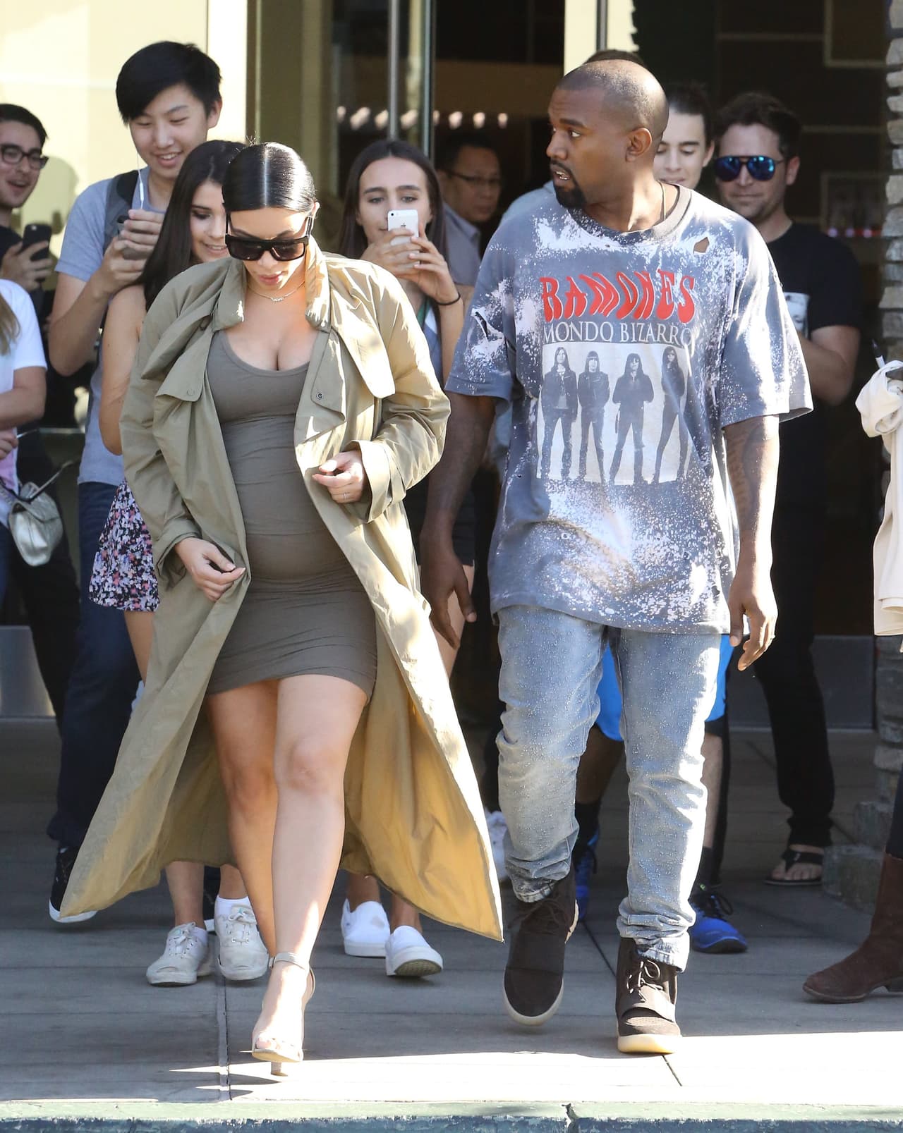 Y ahí, ¡los rodearon varios chicos!