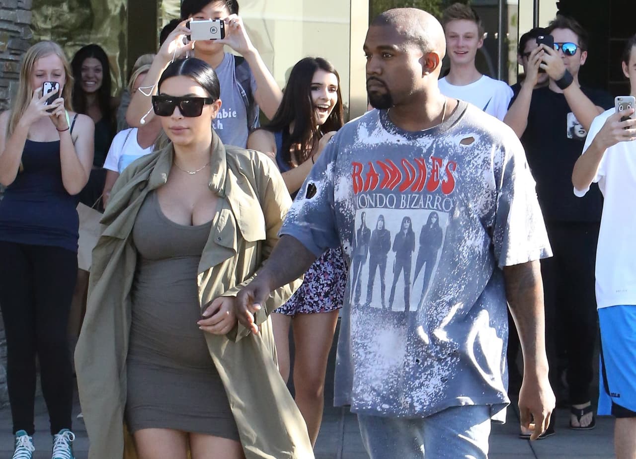 Todos querían sacarles fotos a los famosos.