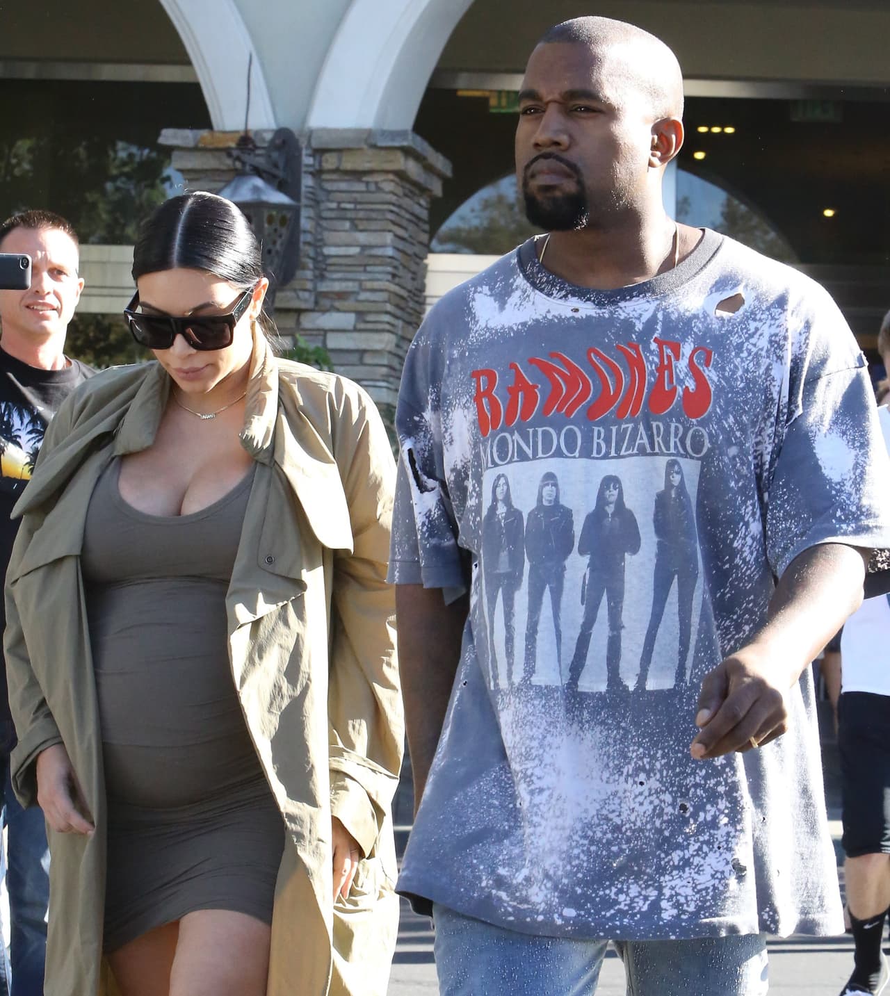 Dejaron a la pequeña Nori en casa y salieron en 'date'.