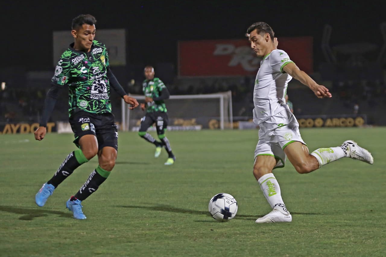 El Estadio Olímpico Benito Juárez fue testigo de un primer tiempo soso y trabado en todos los sectores del campo.