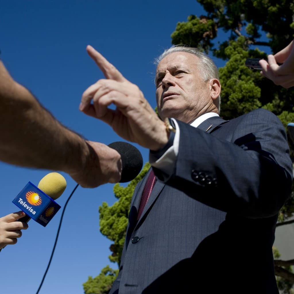 Hispano se lanza a la presidencia "para detener" a Trump