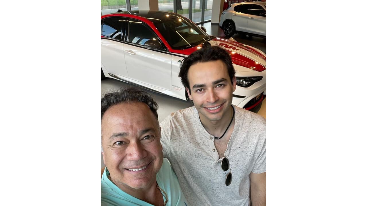 Él es Nicandro Díaz Jr.