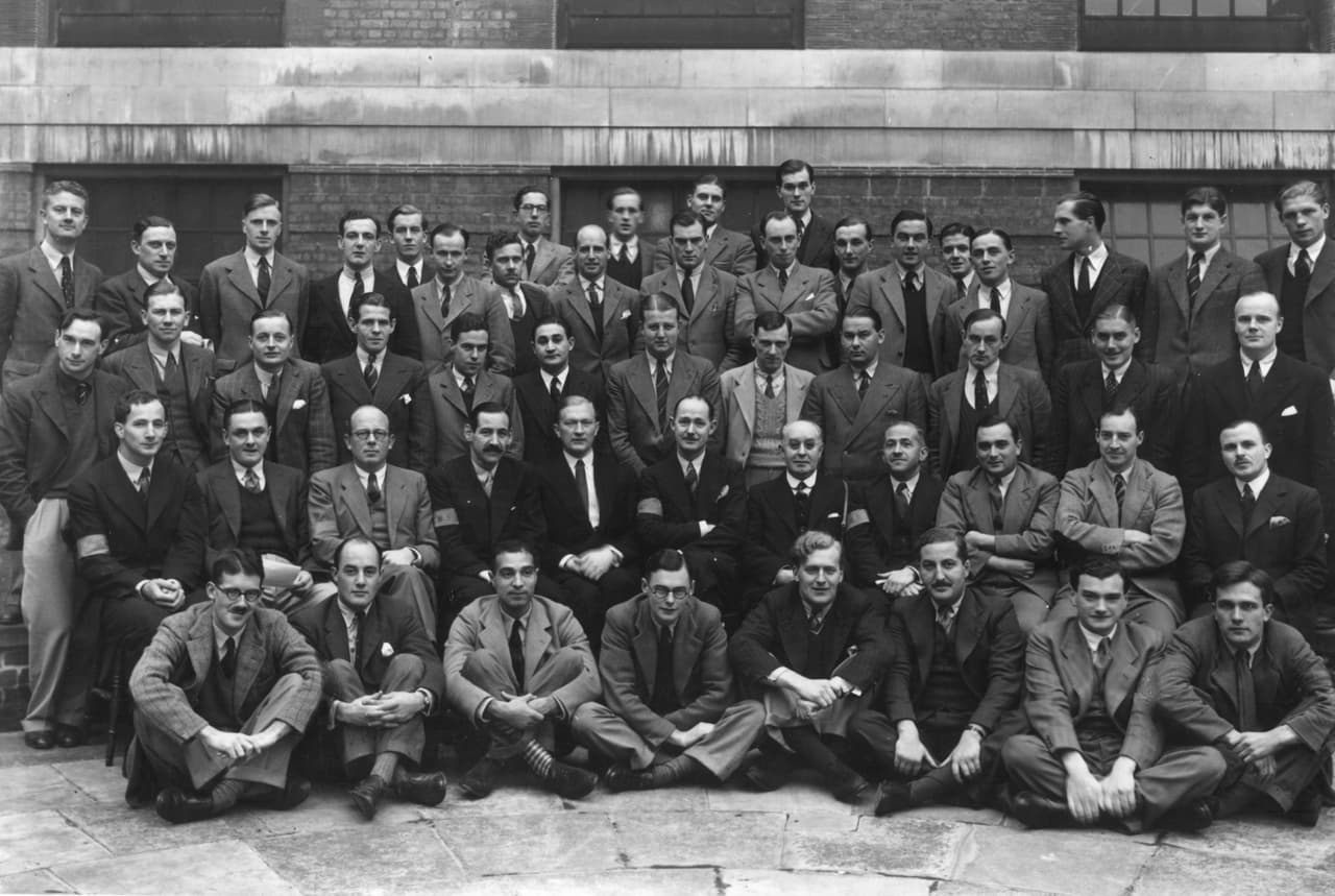 Pero es que los doctores que para entonces estaban a cargo del sanatorio, estaban plenamente convencidos que tales medidas y tratamientos eran lo mejor para los pacientes, ya que por ejemplo, matarlos de hambre y dejarlos solos y encadenados en celdas oscuras les ayudaba a "recuperar el buen sentido".