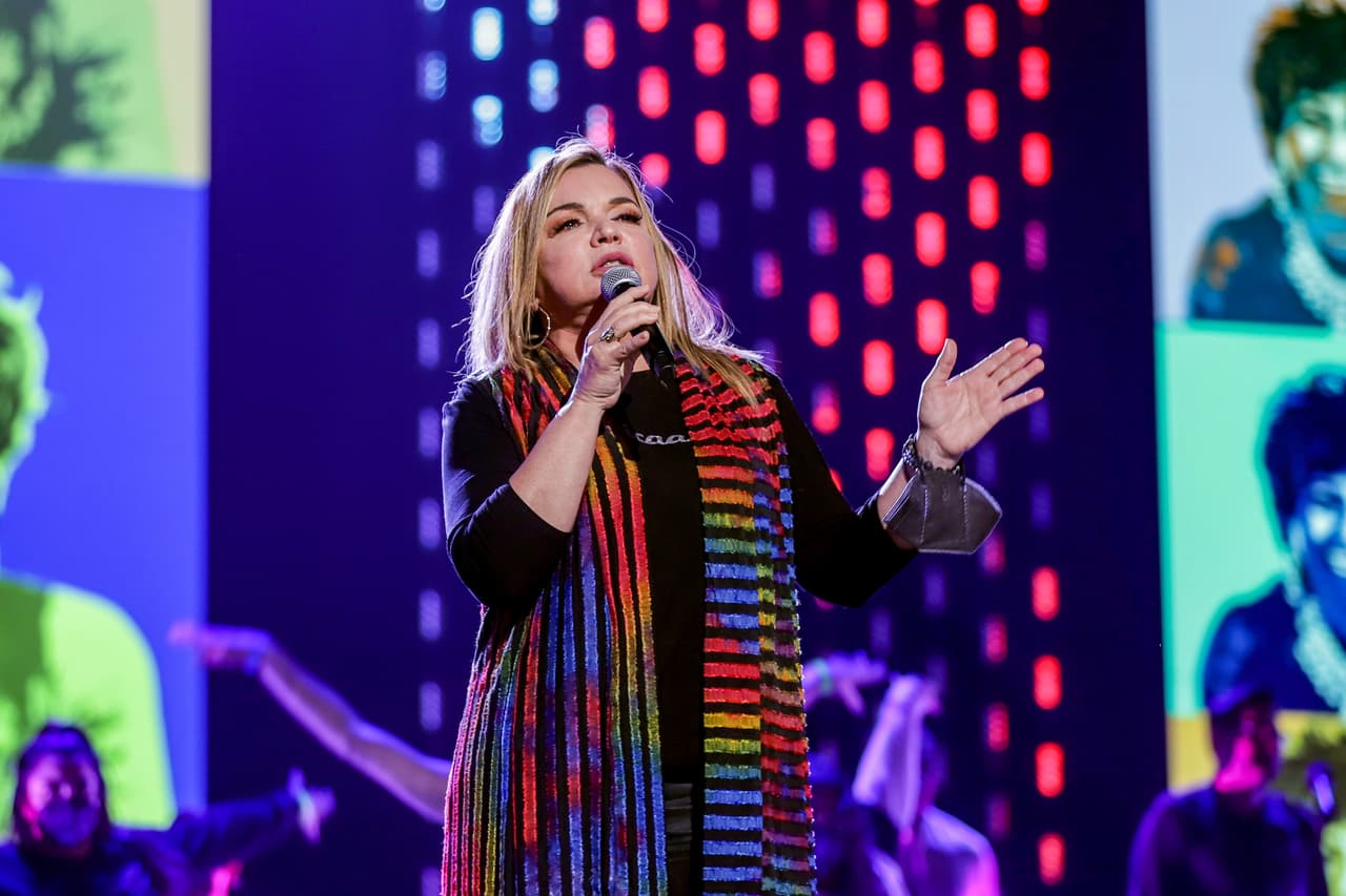 La cantautora puertorriqueña Ednita Nazario hizo acto de presencia y unió su voz a las otras dos destacadas artistas.