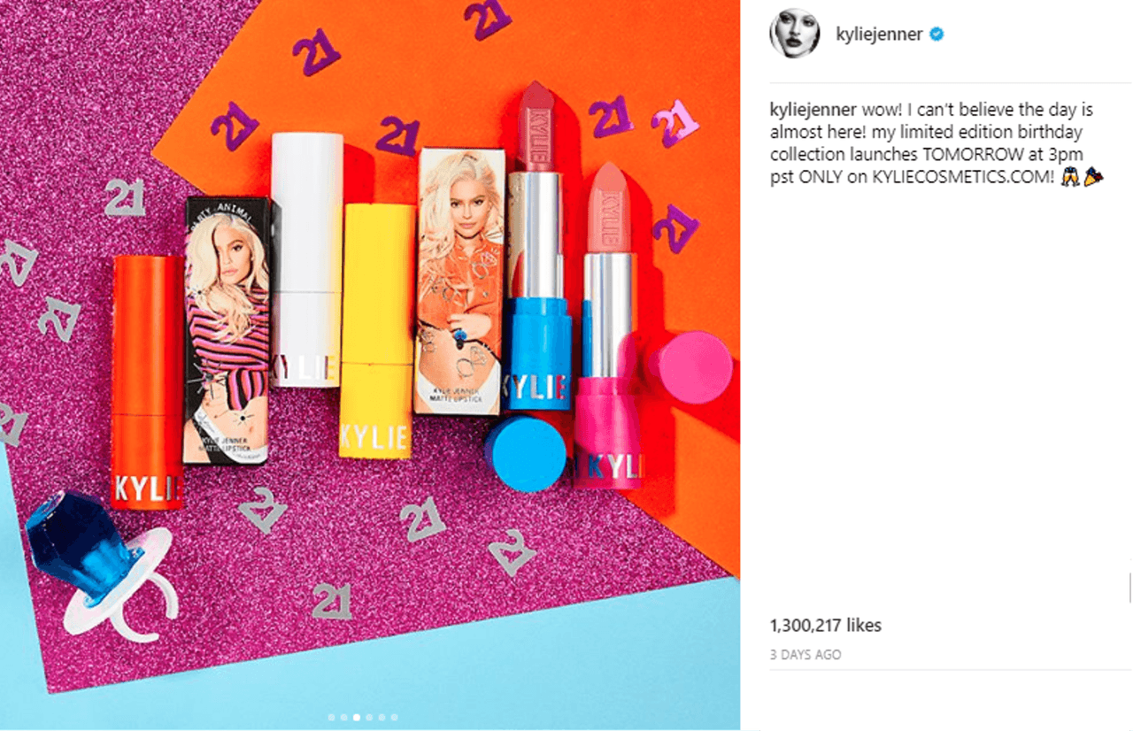 Según 
<a href="https://www.businessinsider.com/kylie-jenner-earns-median-us-salary-in-just-over-2-hours-2018-8">Business Insider</a>, Jenner gana con su línea de cosméticos alrededor de 
<b>45,550 dólares cada dos horas.</b> Ese es el salario promedio en Estados Unidos.