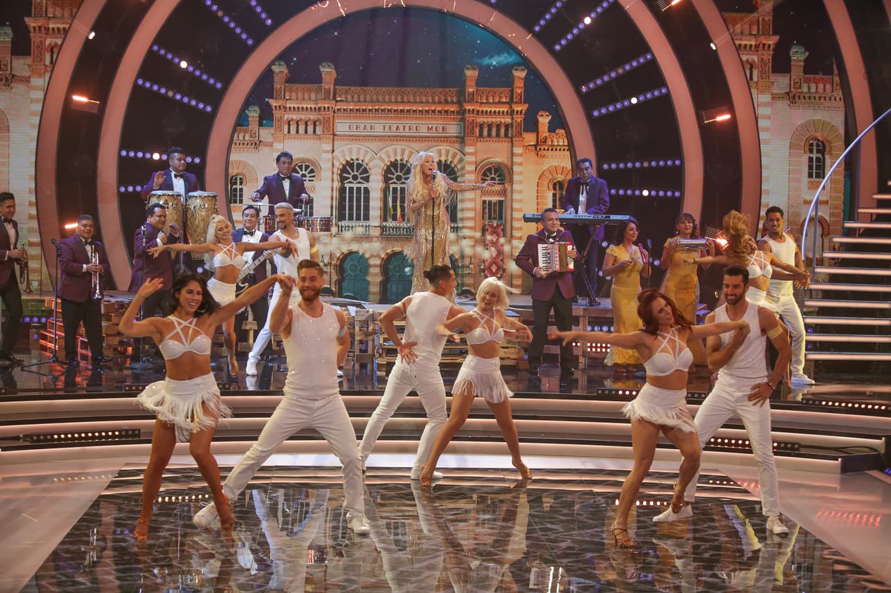 El ritmo noventero de Yuri mezclado con la cumbia mexicana de los músicos de Iztapalapa, México, conquistó al público.