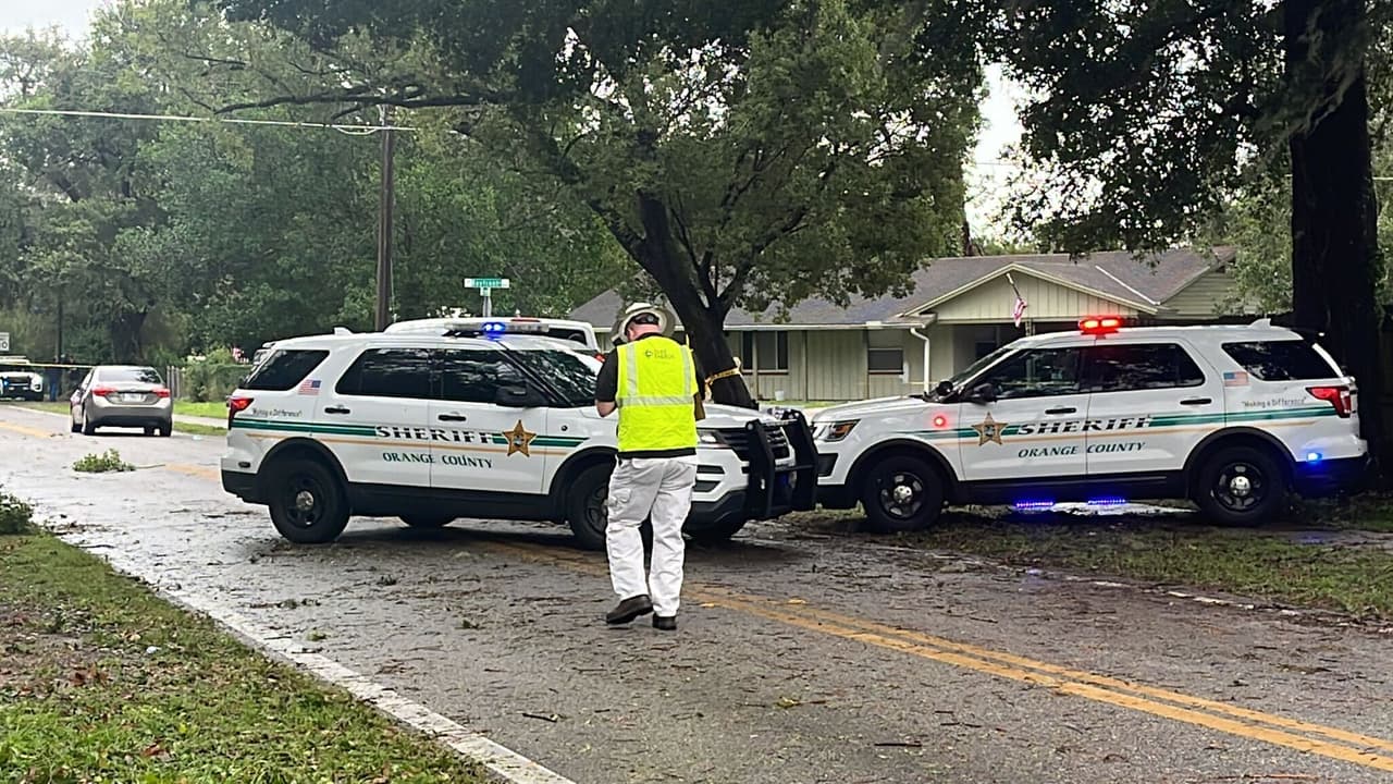 Hallan niño dentro del carro de la pareja que murió electrocutada por un cable caído en Orlando