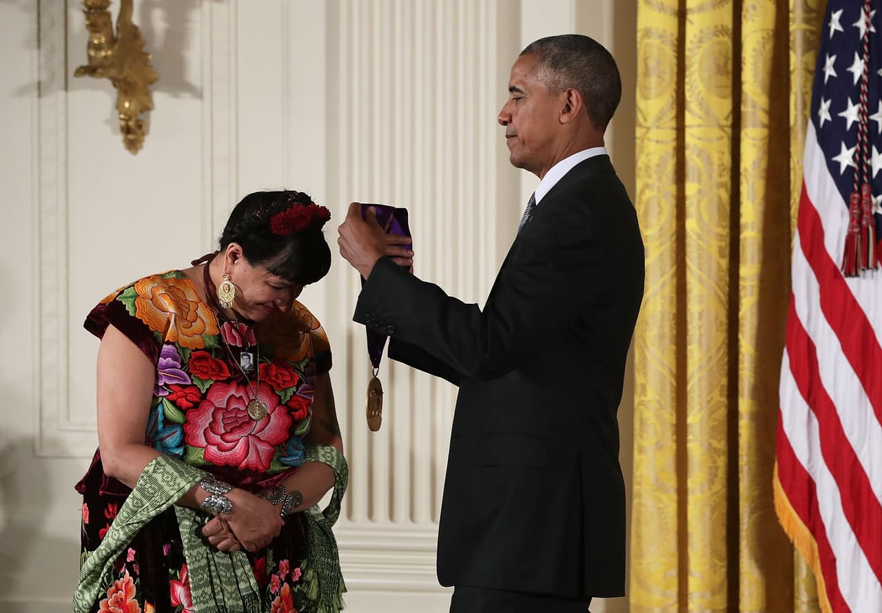 Obama entrega a Cisneros la Medalla Nacional de las Artes