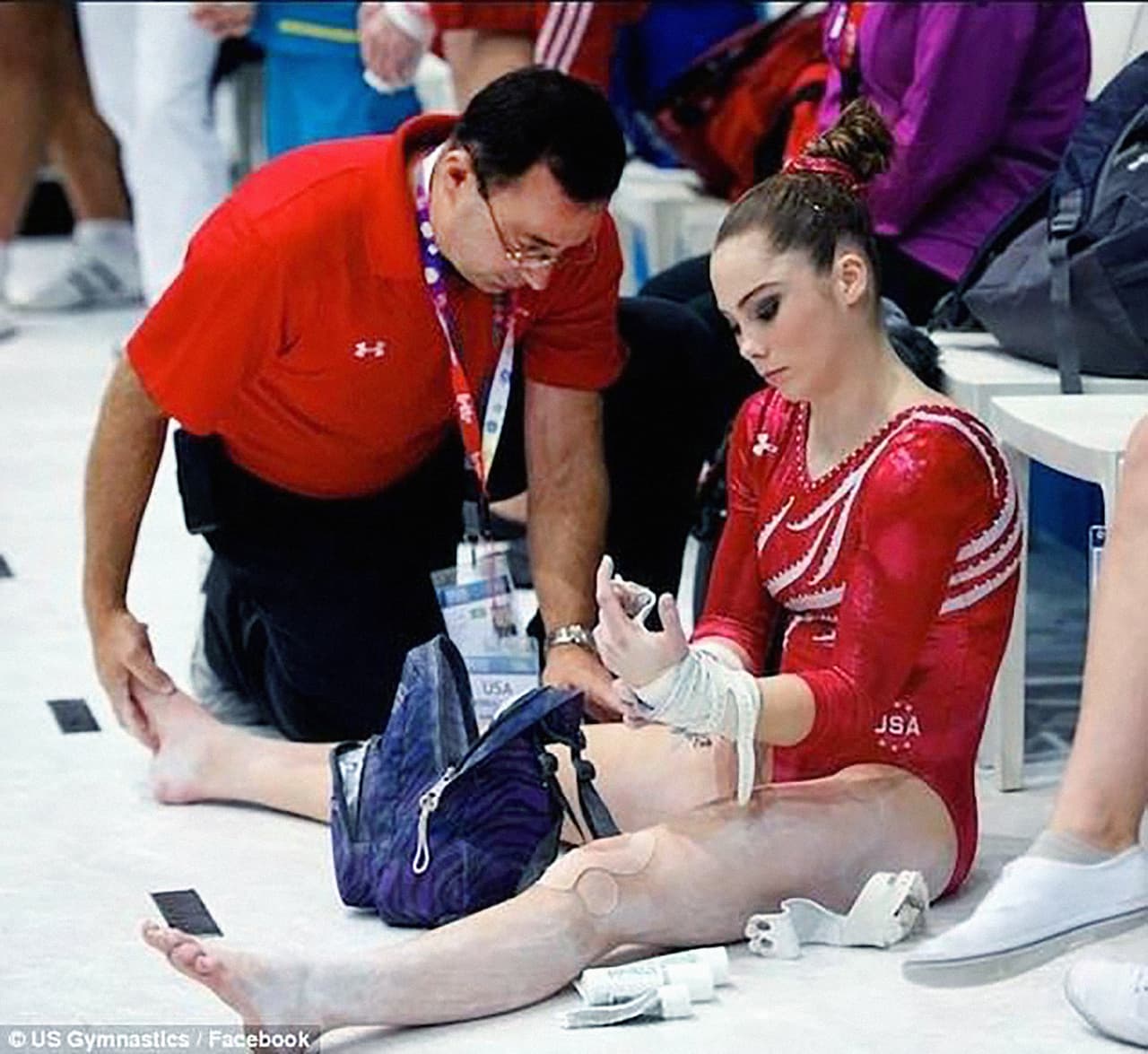 Tras denunciar ante las directivas del equipo olímpico que había sido abusada por el médico, la famosa gimnasta Mckayla Maroney
<b>llegó a un pacto en 2016 que incluía un acuerdo de confidencialidad y que de no cumplirse la multaría con una suma de 100,000 dólares</b>.