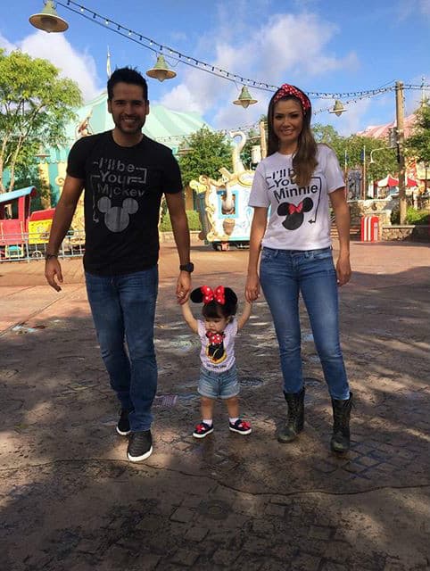 Como en un cuento: La hermosa familia de Ana Patricia disfrutó el día en Disney. (Abril 23, 2016)