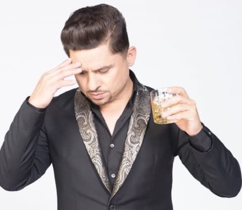 "¡Ya estuvo maldito alcohol!": así festeja Larry Hernández más de dos años de abstinencia