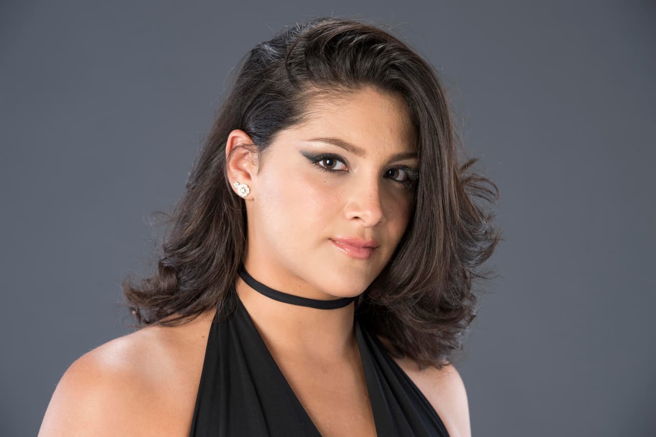 Daniela Visbal es colombiana, vive en Miami y tiene 21 años. Dictó clases de natación para niños.